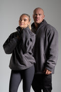Oversize half zip teddy tummanharmaa